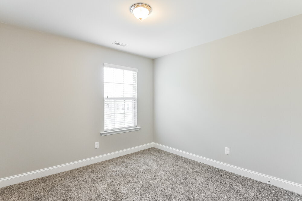 Building Photo - 170 Davelyn Ct