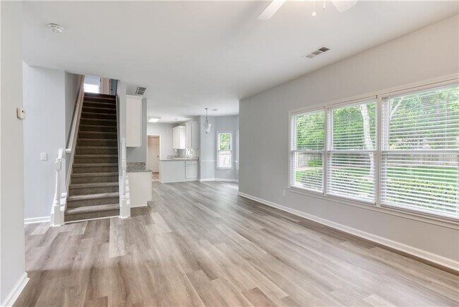 Building Photo - 355 Lamme Chase