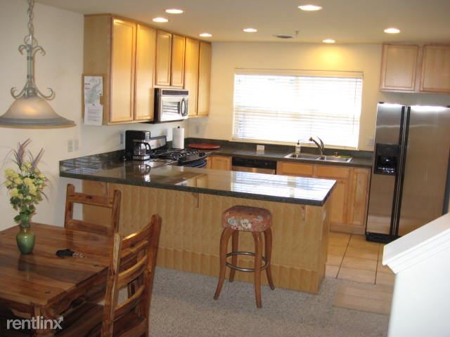 Building Photo - 2 br, 2.5 bath Townhome - Parkside Terrace