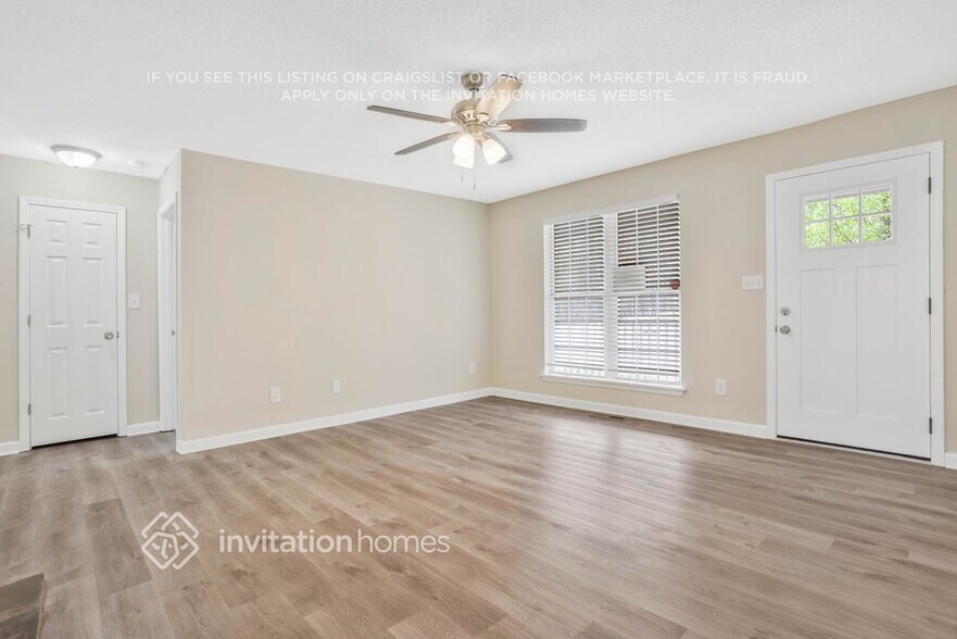 Building Photo - 282 Seals Dr