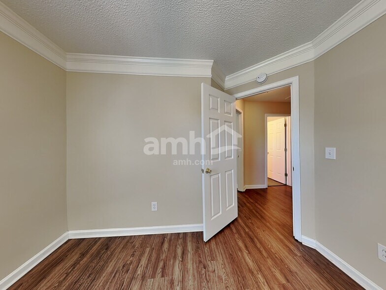 Building Photo - 101 Cobb Hall Ct