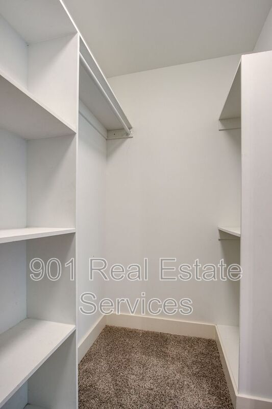 Building Photo - 1805 Lyndale Ave