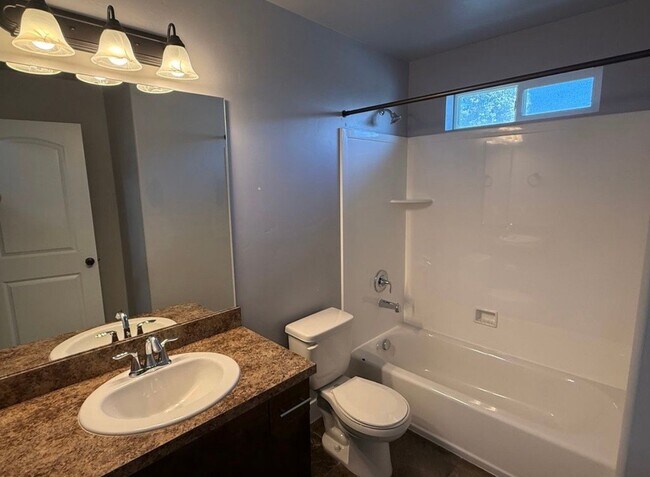 Building Photo - 7081 Hollow View Ct