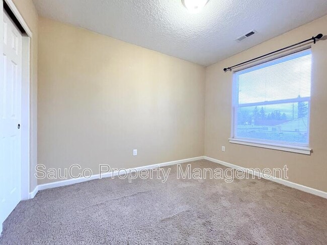 Building Photo - 15618 SE Caruthers Ct