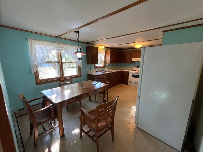 Building Photo - Four Bedroom Single Family House for Rent ...