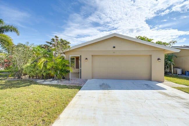 Building Photo - 4261 Pearl Harbor Dr