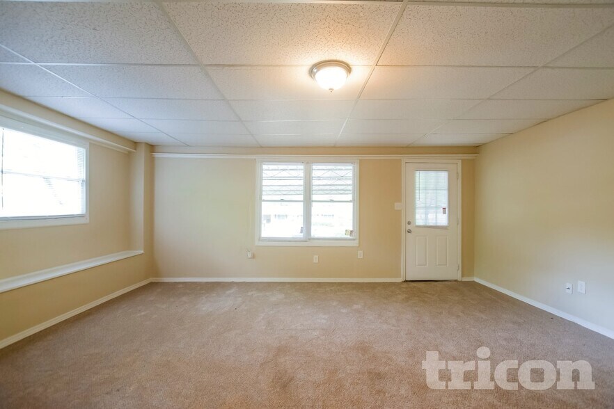 Building Photo - 6360 Pine Frost Dr