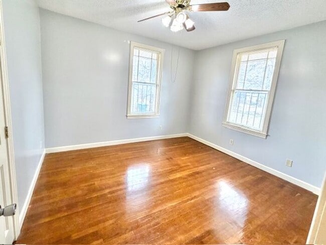 Building Photo - Now Leasing In Near Overton Park and Arts District- 4-bedroom 1.5 Bath Available Now!