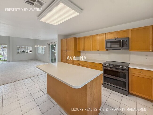 Building Photo - 91-823-823 Launahele St