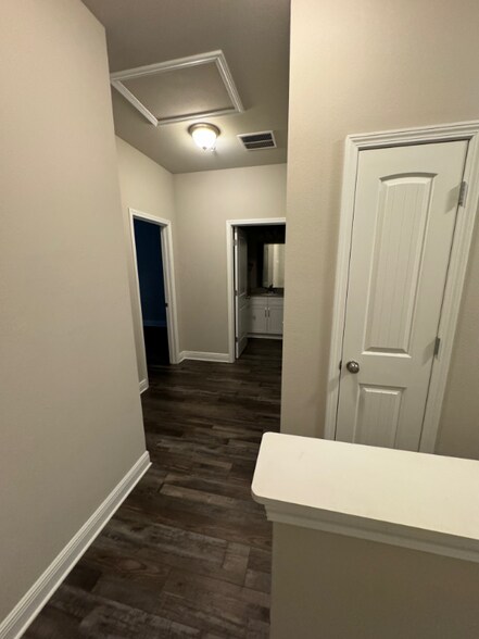 Building Photo - 9676 Nature Creek Blvd