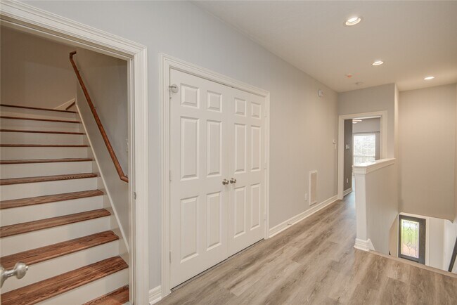 Building Photo - 13619 Brookbluff Ln