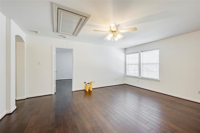 Building Photo - 917 Crestview Dr