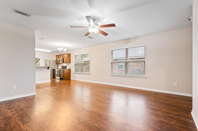Building Photo - 3836 Chesterfield Ln