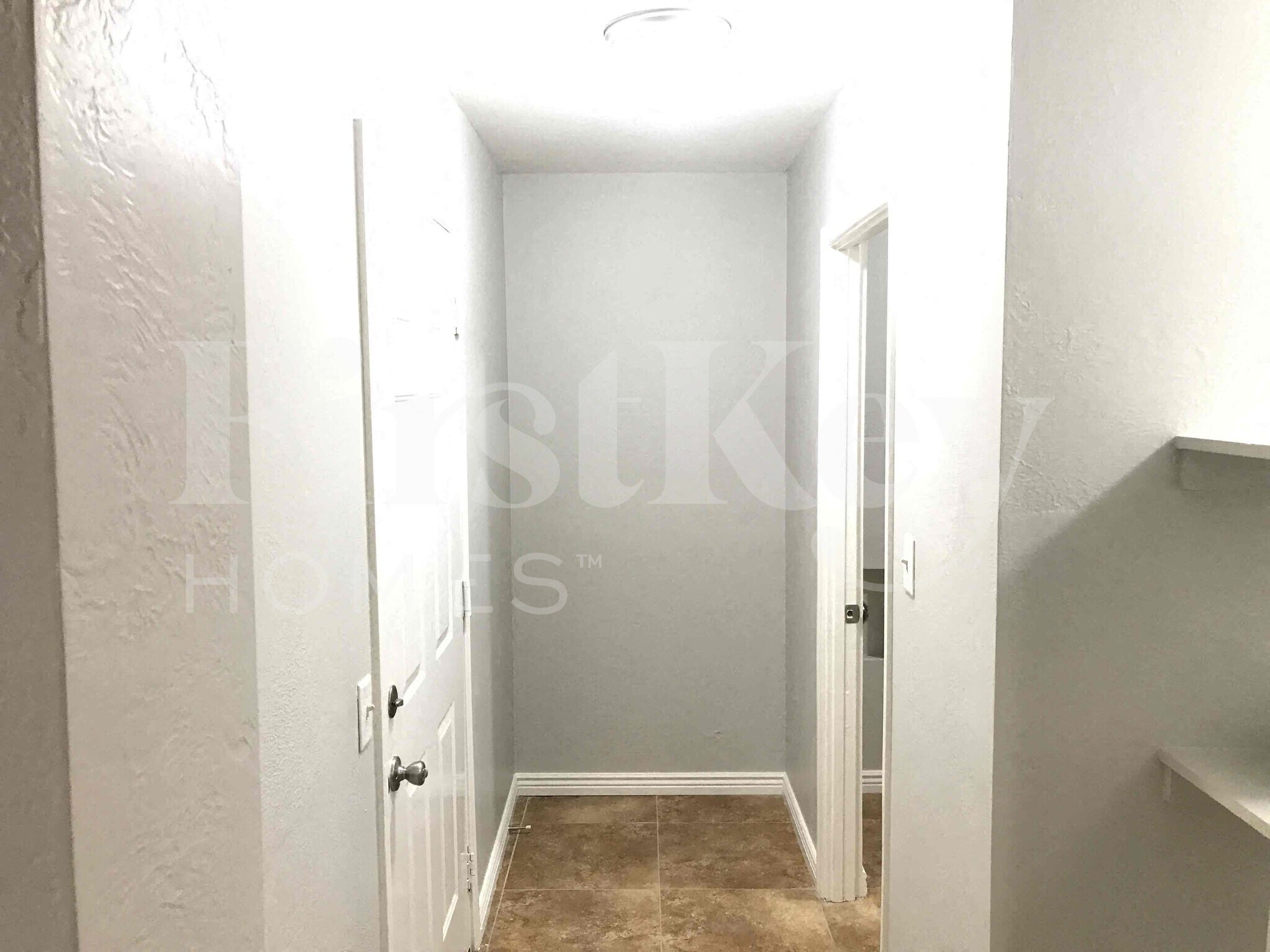 Building Photo - 2308 W Orchid Ln