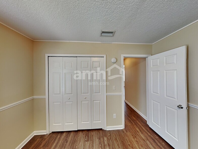 Building Photo - 3251 Sexton Dr