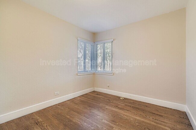 Building Photo - 2400 Pontiac St