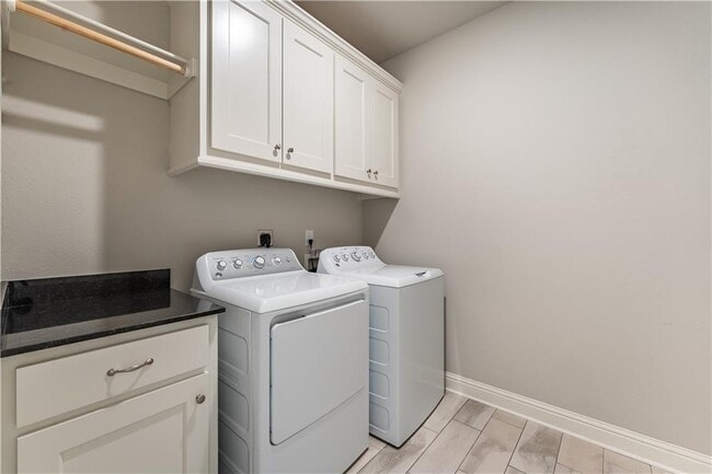 Building Photo - 511 Piper Ln