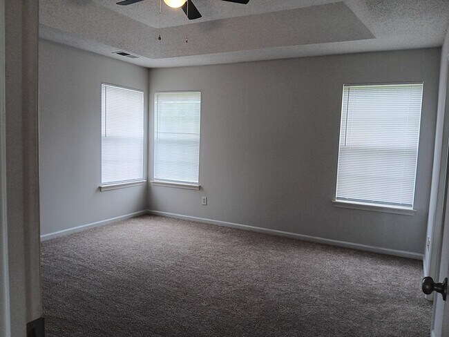 Building Photo - 2540 Governors Pointe Ct NE