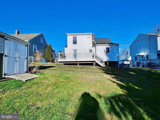 Building Photo - 40 Neeld Ln