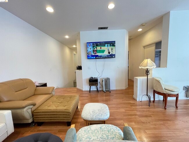 Building Photo - 2507 Baywood Way