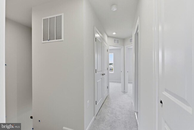Building Photo - 241 Monteith Dr
