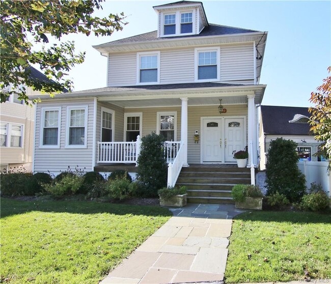 Primary Photo - 249 Purchase St