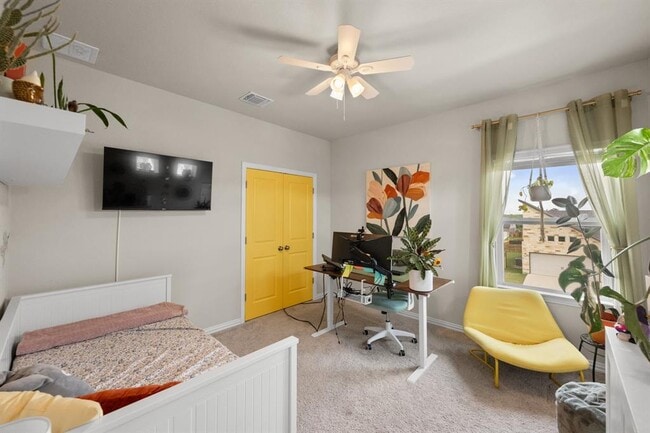 Building Photo - 11800 Seaside Wds Dr