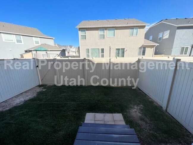 Building Photo - 1638 Venetian Way