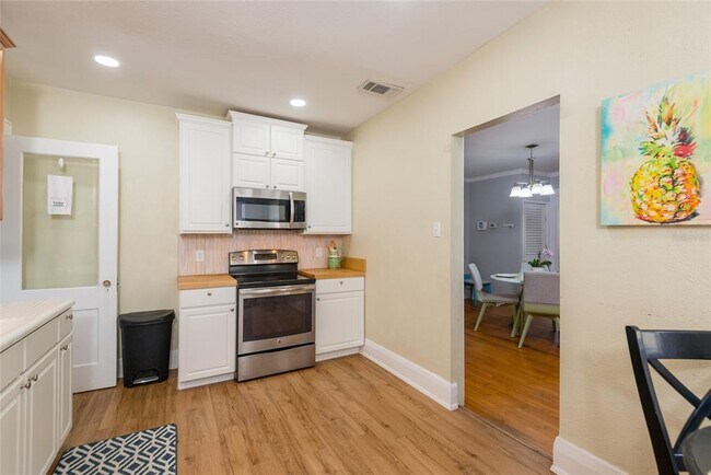 Building Photo - 3611 W Bay to Bay Blvd