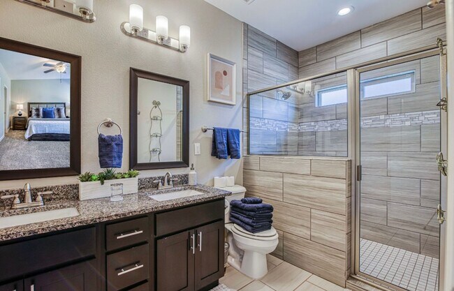 Building Photo - Furnished Eastside Beautiful 3 bed/2 baths...