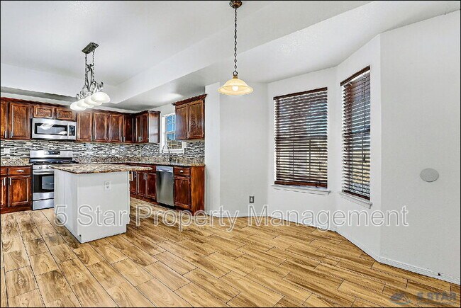 Building Photo - 3140 Tierra Agave Dr