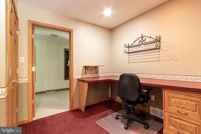Building Photo - 1577 Chestnut Ridge Rd
