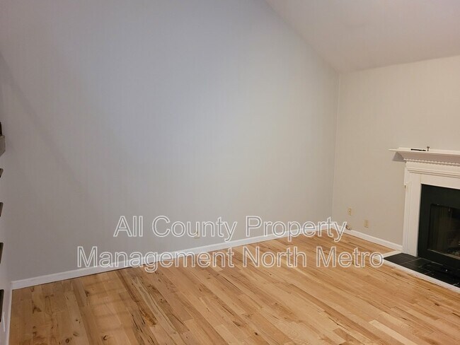 Building Photo - 1406 Defoors Dr NW