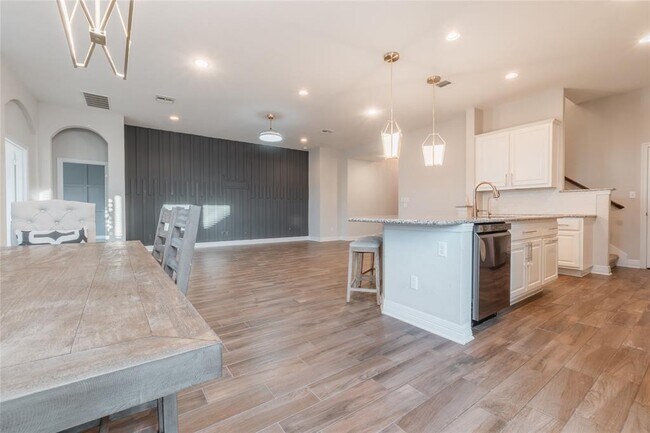 Building Photo - 1016 Teravista Crossing