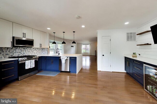 Building Photo - 14179 Compton Valley Way