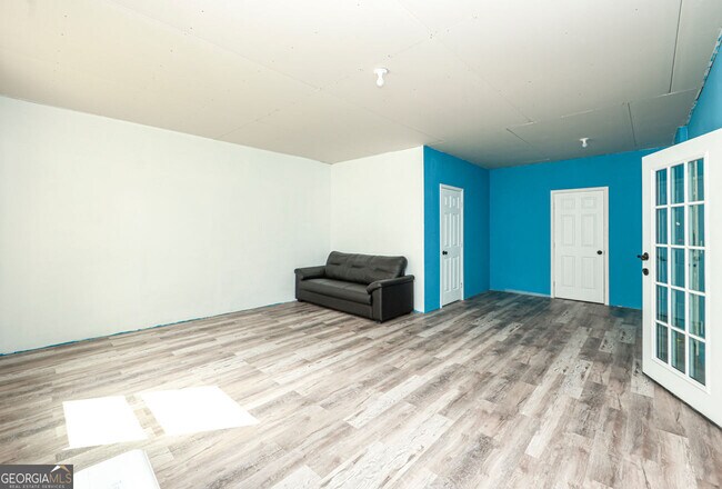 Building Photo - 5575 Coltman Dr