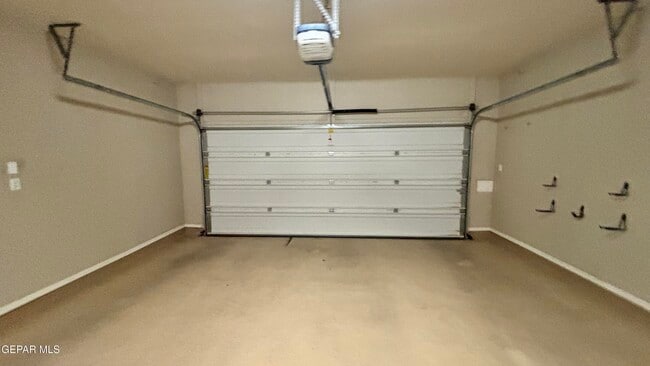 Building Photo - 2148 Honour Point Pl