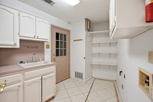 Building Photo - 4215 95th St