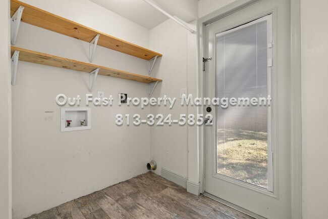 Building Photo - Private Yard Living with Recent Upgrades in Central Tampa