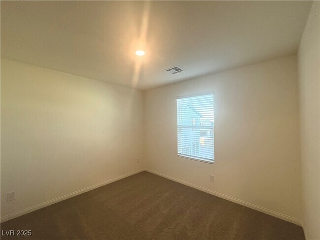 Building Photo - 510 Golden Cardinal Ave