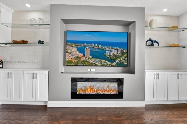 Building Photo - 5660 Golfway Dr