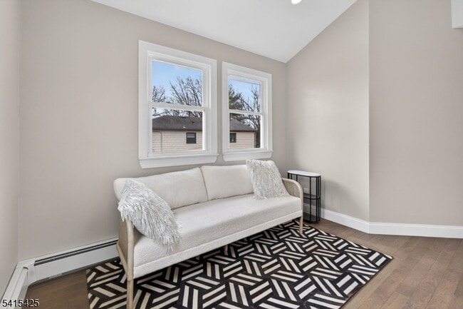 Building Photo - 21 Lombardy Pl