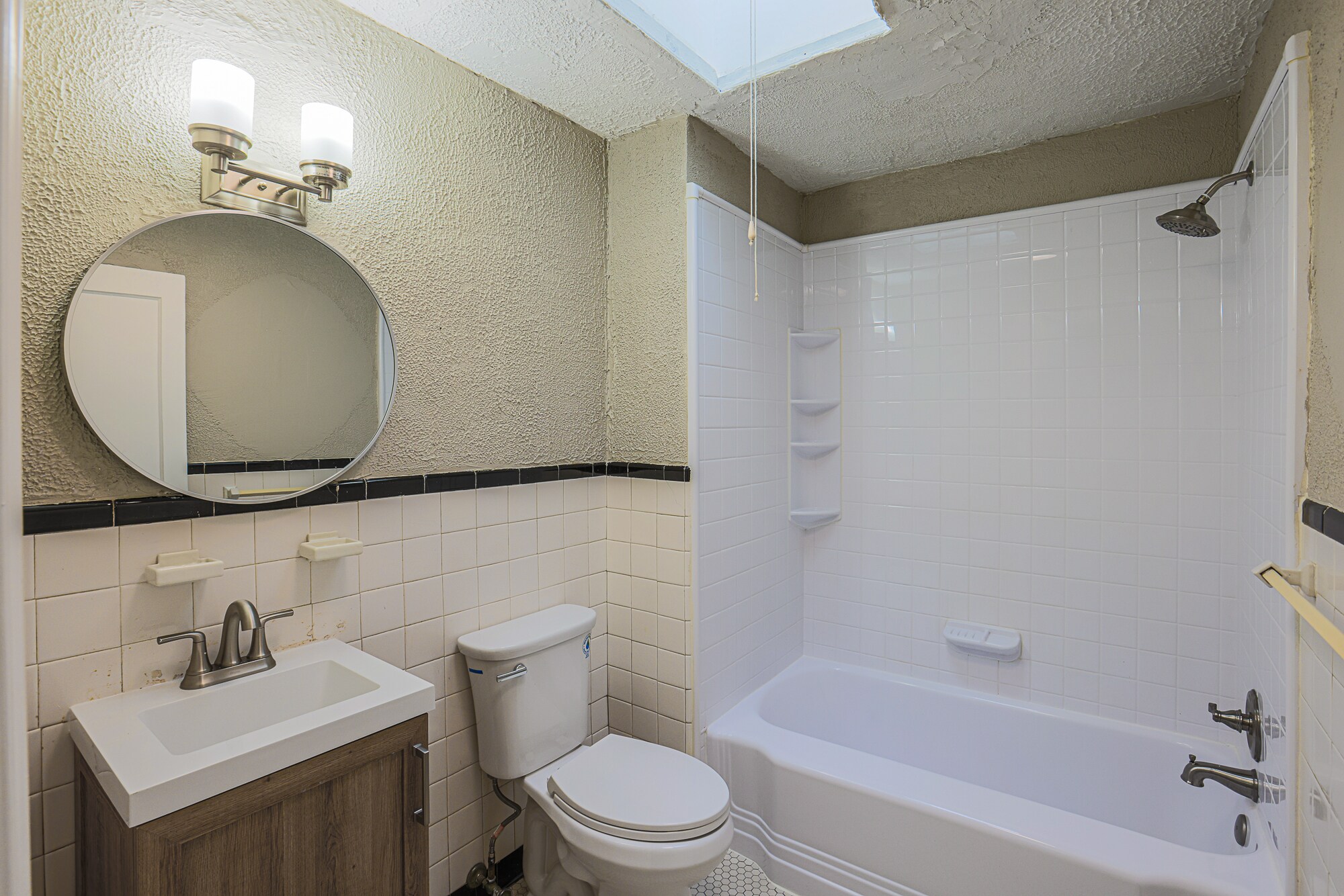 Building Photo - 130 Reedbird Ave