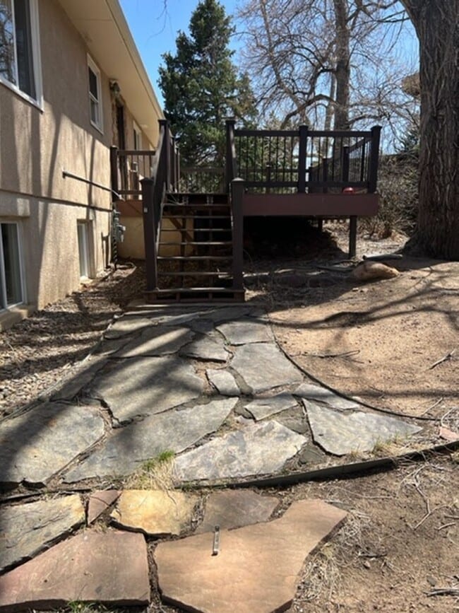 Building Photo - 4 BEDROOM HOME IN SKYWAY!!