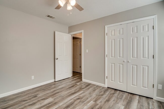 Building Photo - 1117 Fairlane Dr