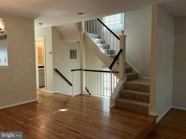 Building Photo - 1311 Templeton Pl
