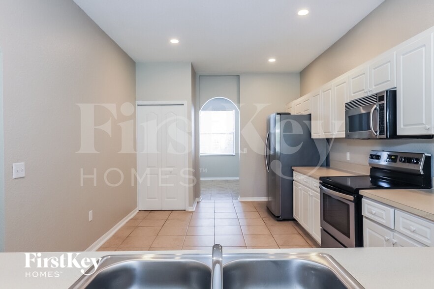 Building Photo - 2751 Berkford Cir