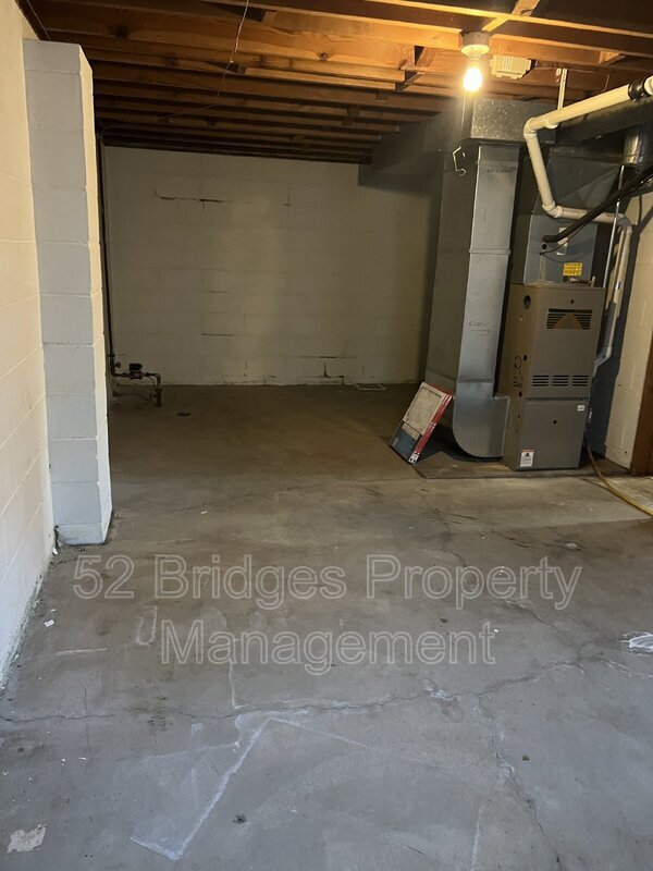 Building Photo - 3122 Shawnee Ave