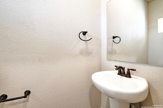 Building Photo - 11327 Clearmine St