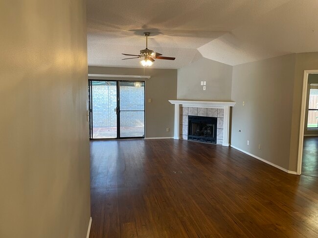 Building Photo - 4557 Shingle Oak Ln